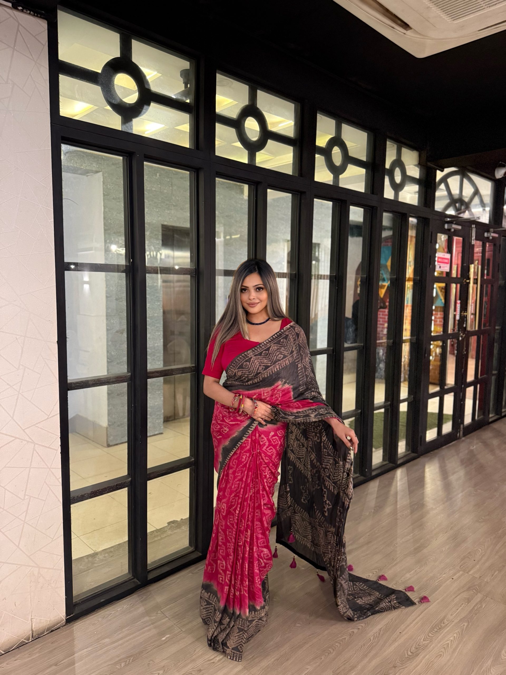 Indian
Batik Saree Copy - Image 5